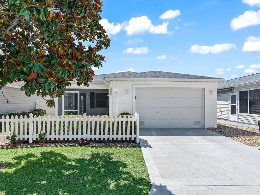 Property Slideshow image 1 of 32 | 2537 birch ave, The Villages, FL, 32162
