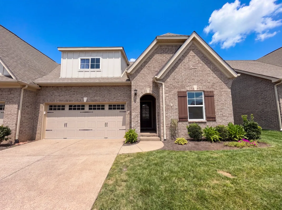 Property Slideshow image 1 of 16 | 914 meadowcrest way, Lebanon, TN, 37090