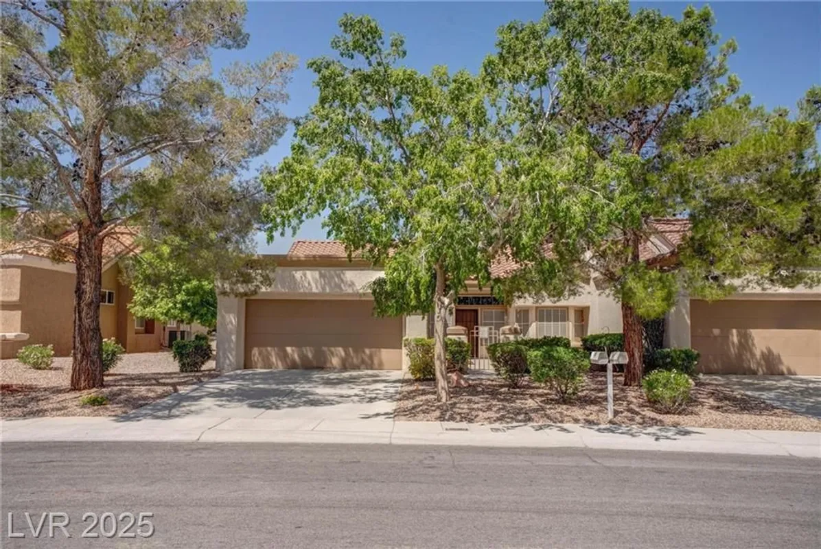 Property Slideshow image 1 of 42 | 2541 desert glen dr, Las Vegas, NV, 89134