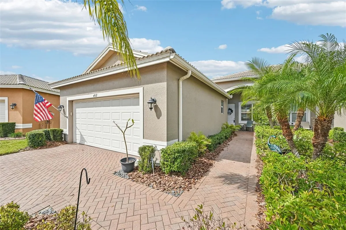 Property Slideshow image 1 of 45 | 4932 marble springs cir, Wimauma, FL, 33598