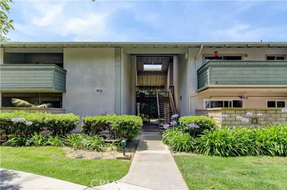 Property Slideshow image 1 of 30 | 8777 coral springs ct 11h, Huntington Beach, CA, 92646