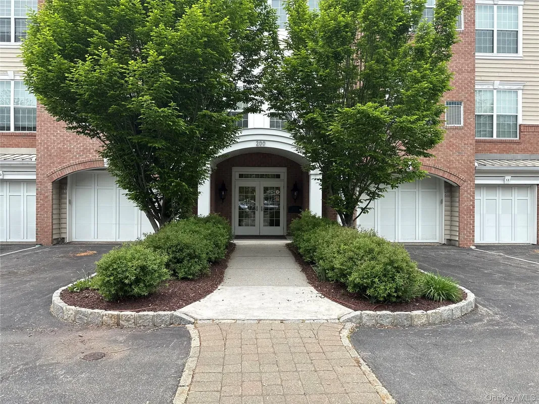 Property Slideshow image 1 of 20 | 246 regency dr, Fishkill, NY, 12524