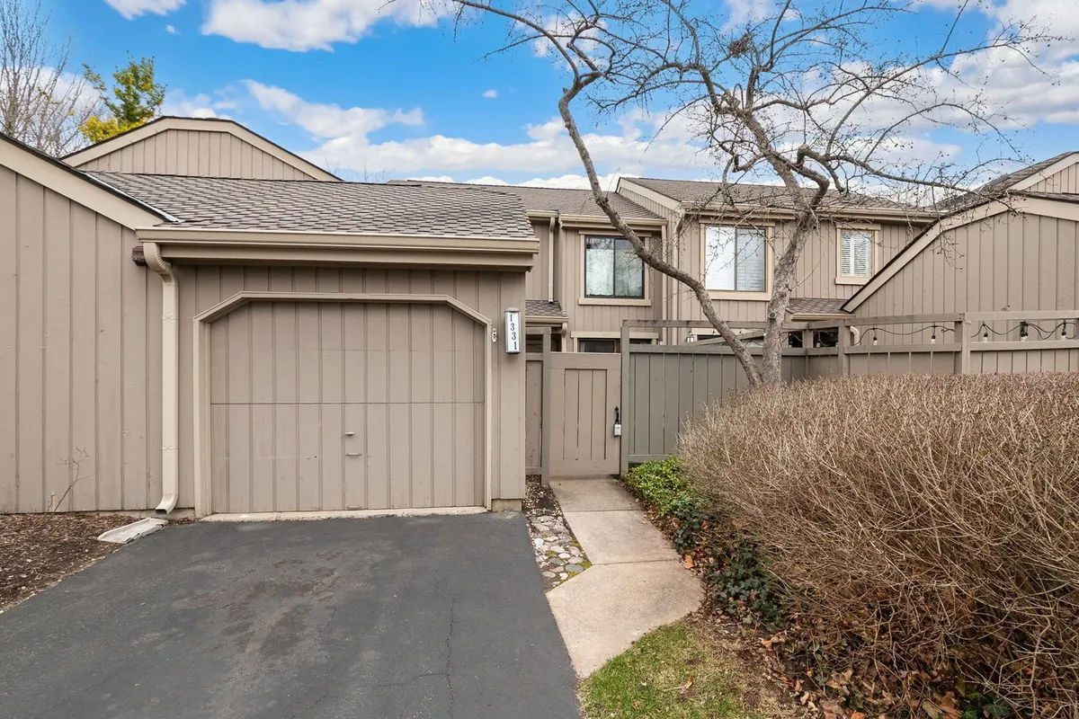 Property Slideshow image 1 of 27 | 1331 oak hill rd, Lake Barrington, IL, 60010