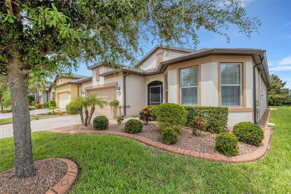 Property Slideshow image 1 of 70 | 613 cantabria dr, Davenport, FL, 33837