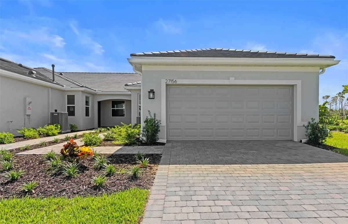Property Slideshow image 1 of 31 | 27112 clam shell ct, Englewood, FL, 34223