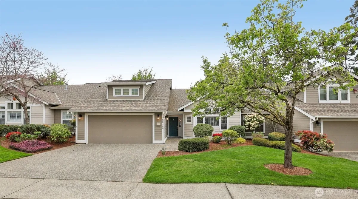 Property Slideshow image 1 of 40 | 22480 se highland ter 1433, Issaquah, WA, 98029