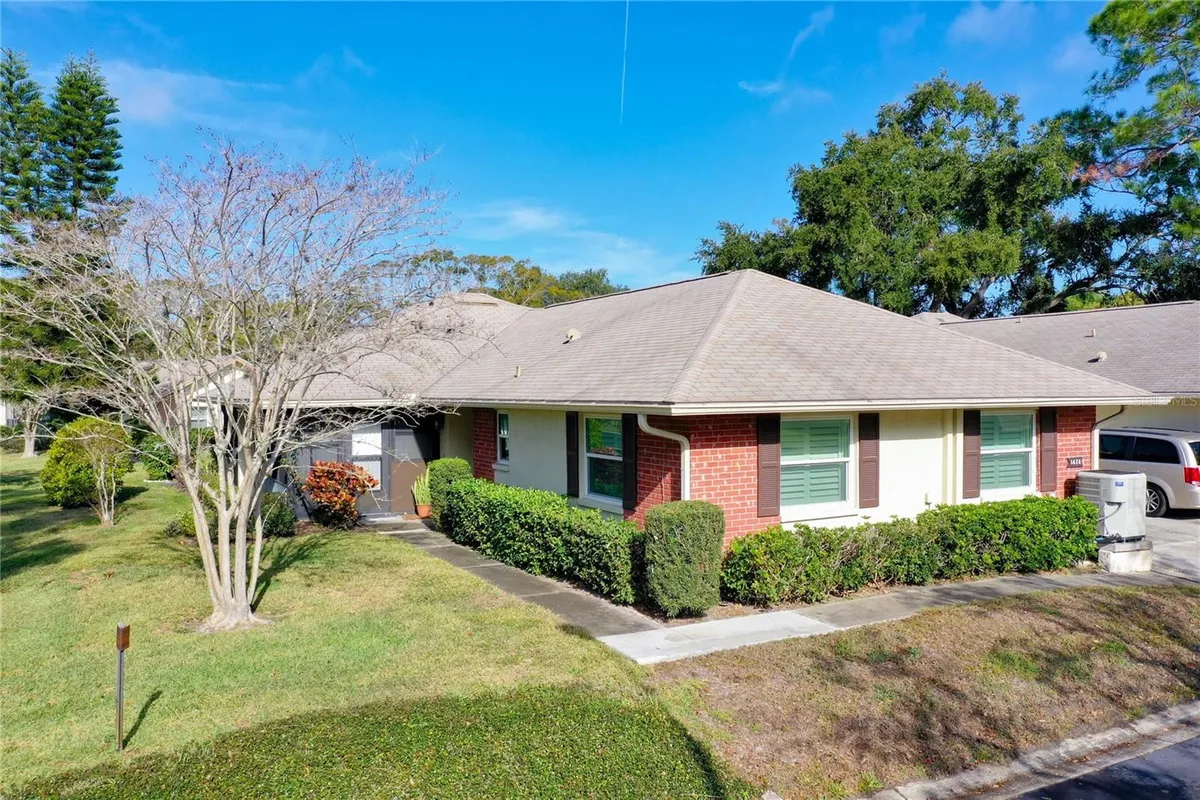 Property Slideshow image 1 of 29 | 1424 stonehaven ln, Dunedin, FL, 34698