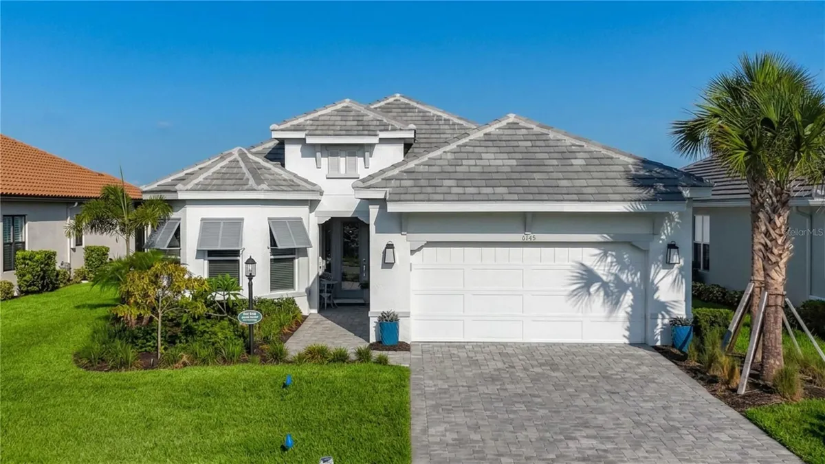 Property Slideshow image 1 of 80 | 6145 grandview hill ct, Bradenton, FL, 34203