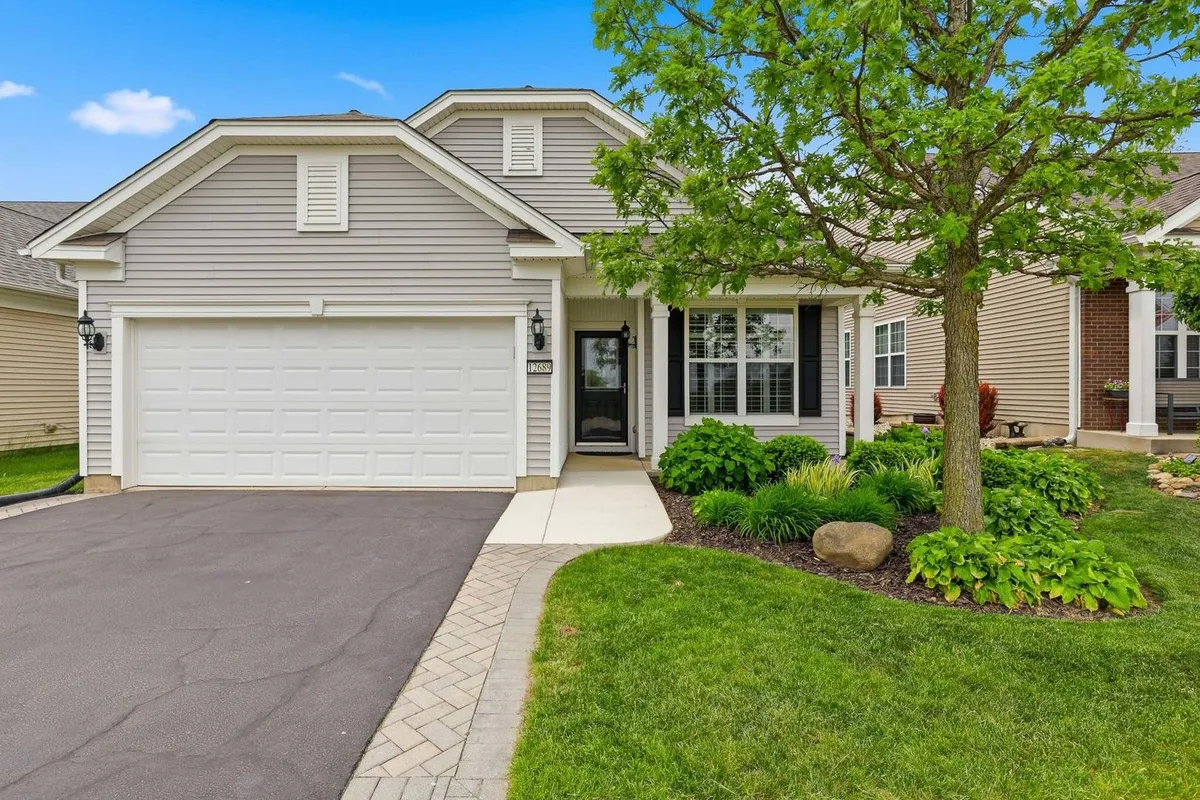 Property Slideshow image 1 of 29 | 12689 meritage ct, Huntley, IL, 60142