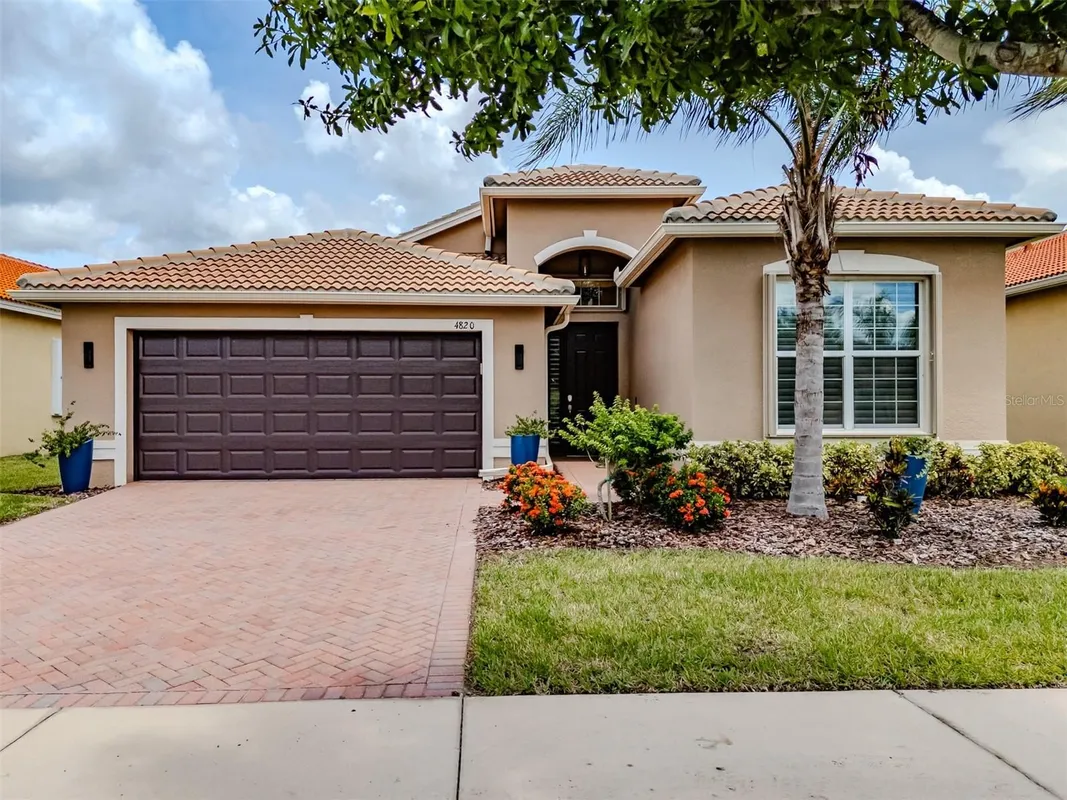 Property Slideshow image 1 of 92 | 4820 grand banks dr, Wimauma, FL, 33598