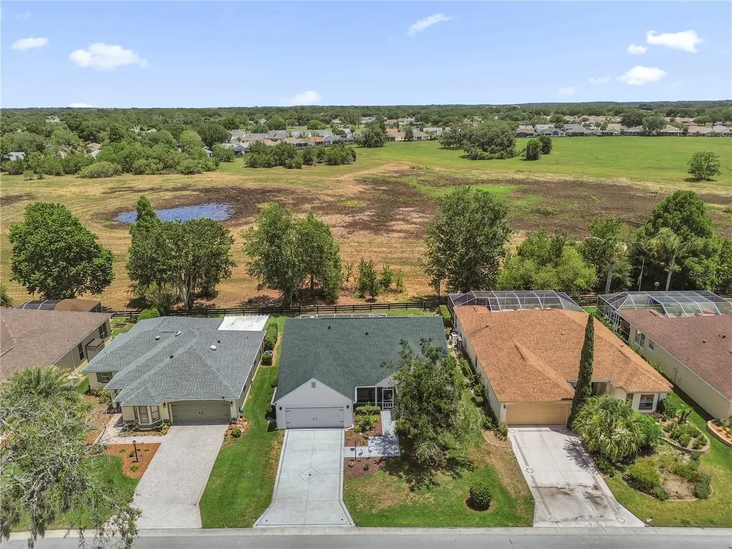 Property Slideshow image 1 of 39 | 521 carrera dr, The Villages, FL, 32159
