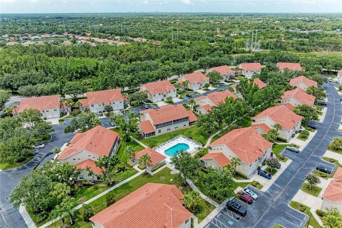 Property Slideshow image 1 of 55 | 7126 cedar hollow cir, Bradenton, FL, 34203