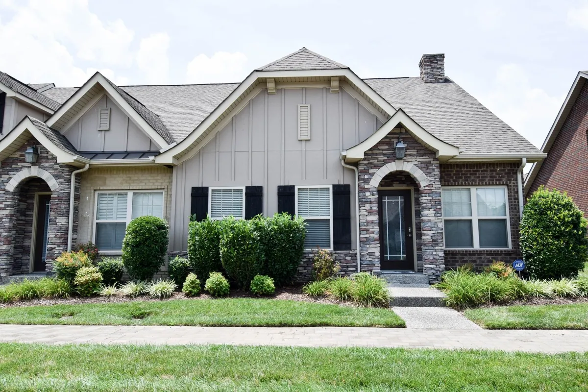 Property Slideshow image 1 of 69 | 236 glennister ct, Gallatin, TN, 37066