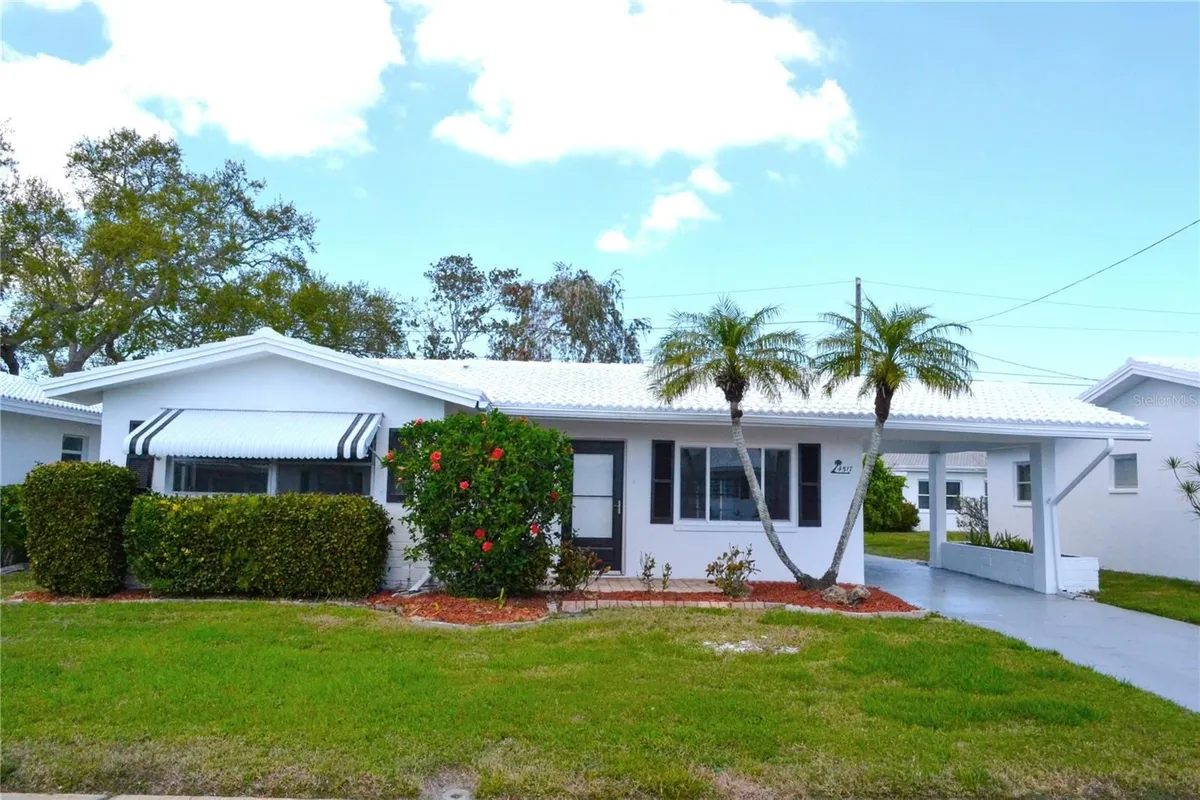 Property Slideshow image 1 of 43 | 4517 100th ave, Pinellas Park, FL, 33782