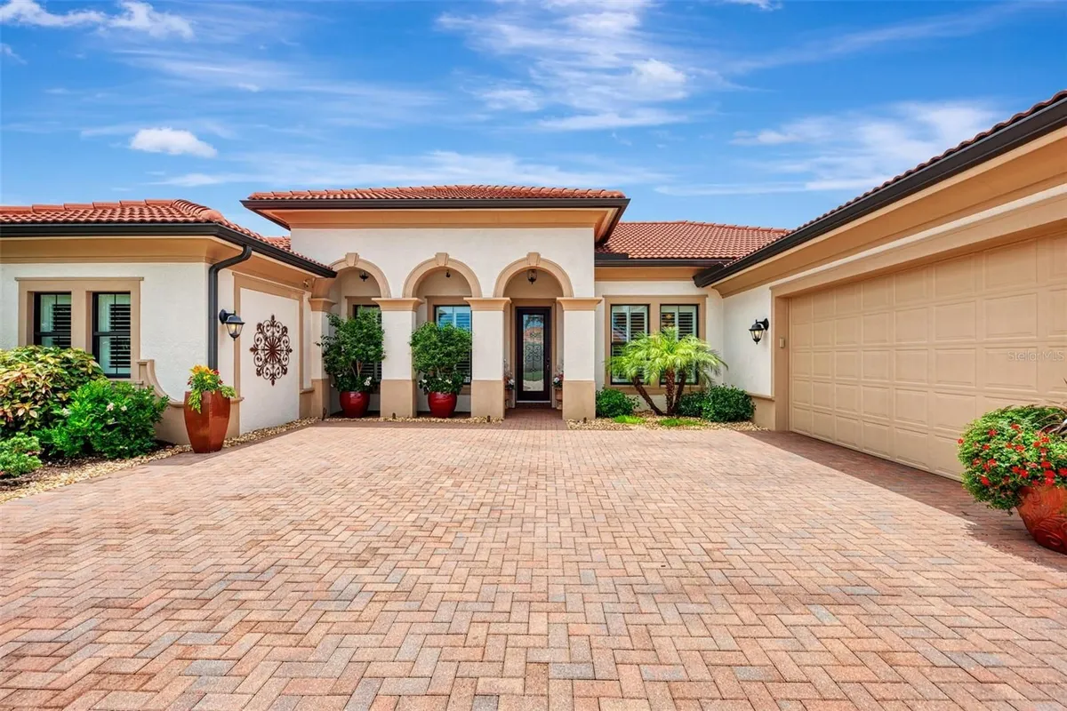 Property Slideshow image 1 of 99 | 10965 bullrush dr, Venice, FL, 34293