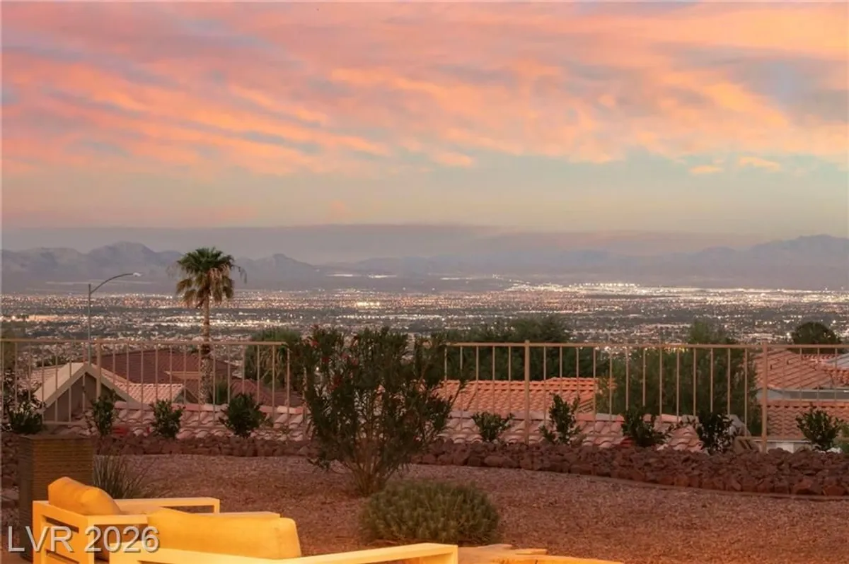 Property Slideshow image 1 of 56 | 2548 faiss dr, Las Vegas, NV, 89134