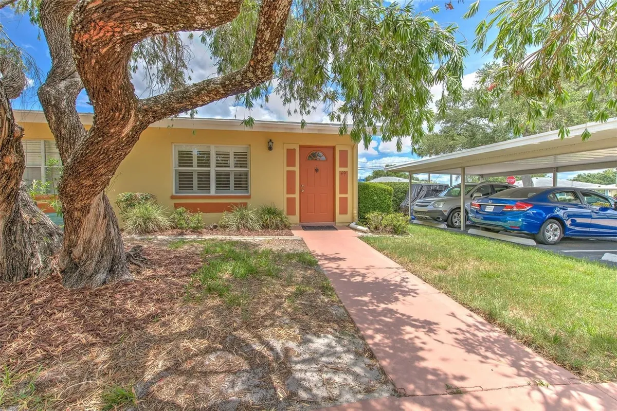 Property Slideshow image 1 of 35 | 401 dorchester pl 49, Sun City Center, FL, 33573