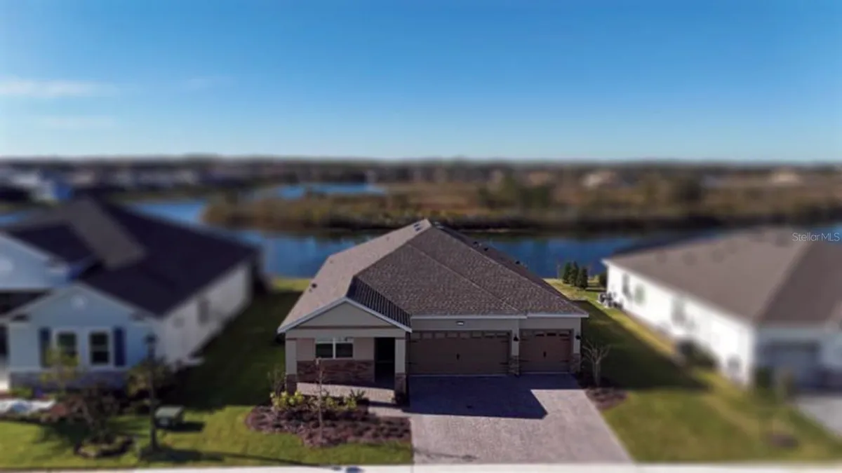 Property Slideshow image 1 of 33 | 8612 bridgeport bay cir, Mount Dora, FL, 32757