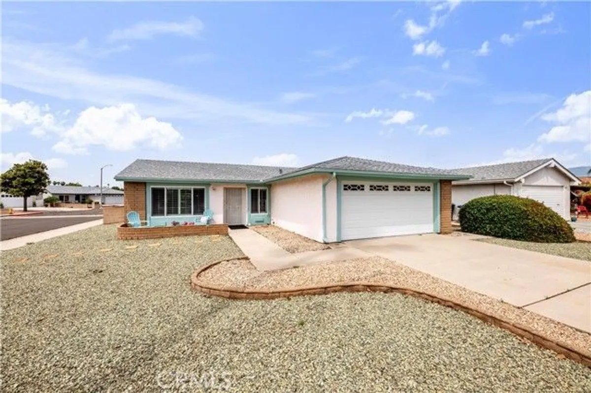 Property Slideshow image 1 of 39 | 2308 el grande, Hemet, CA, 92545