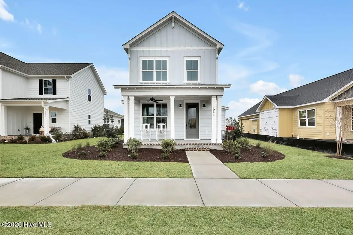 Property Slideshow image 1 of 35 | 5209 moonshell loop, Wilmington, NC, 28412