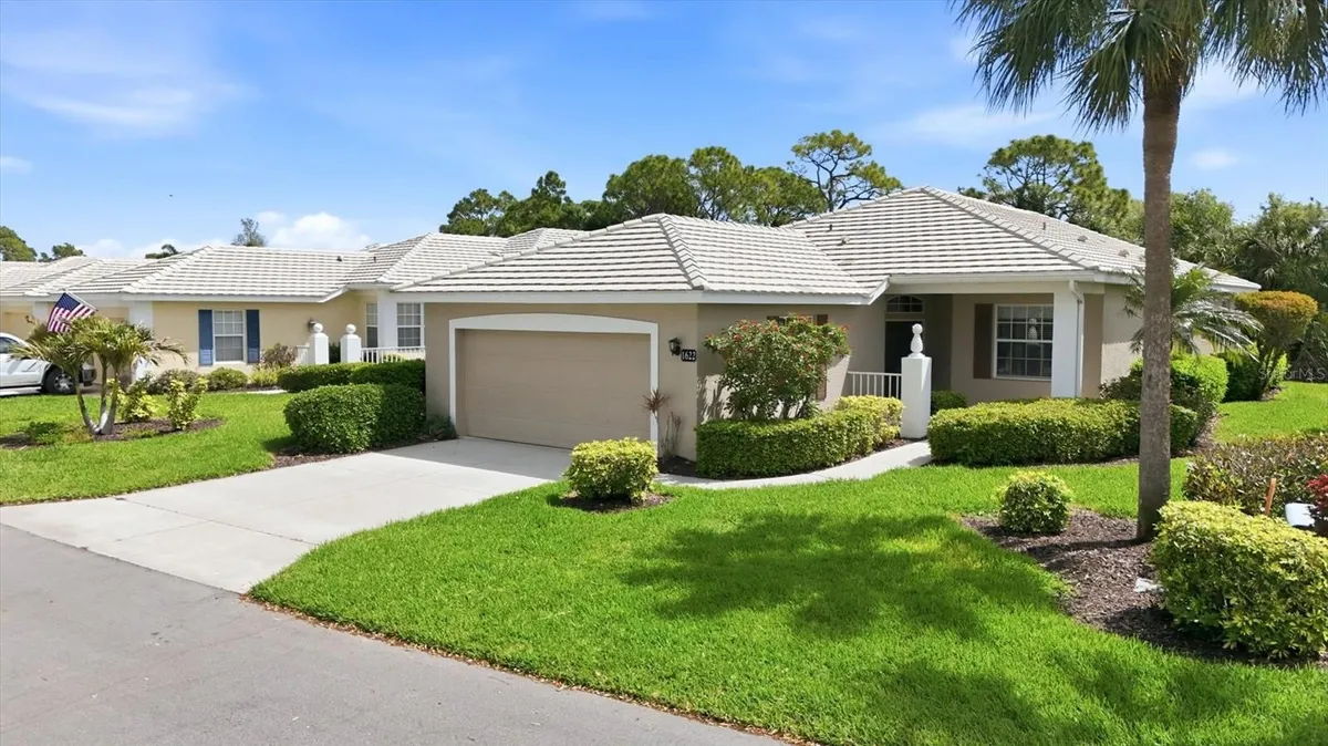 Property Slideshow image 1 of 52 | 1622 monarch dr 1622, Venice, FL, 34293