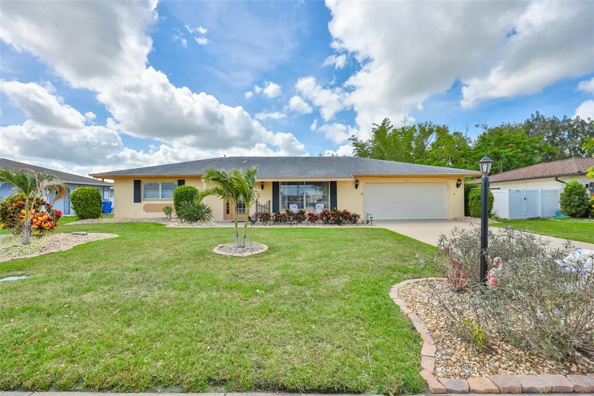 Property Slideshow image 1 of 55 | 1706 flamingo ln, Sun City Center, FL, 33573