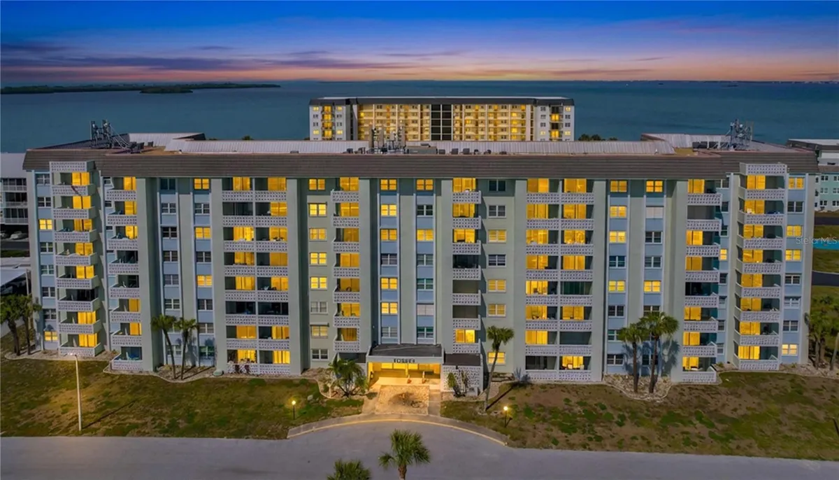 Property Slideshow image 1 of 17 | 9 forbes pl 310, Dunedin, FL, 34698