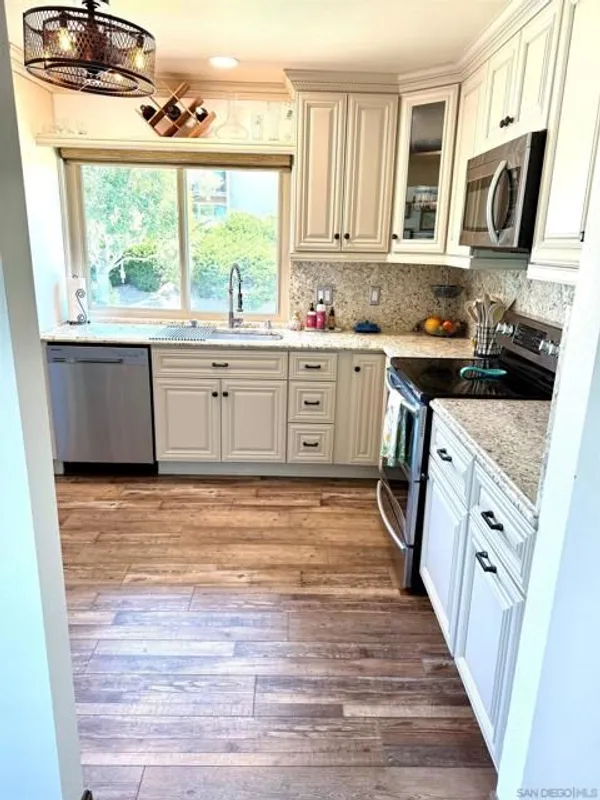 Property Slideshow image 1 of 19 | 17337 plaza maria, San Diego, CA, 92128