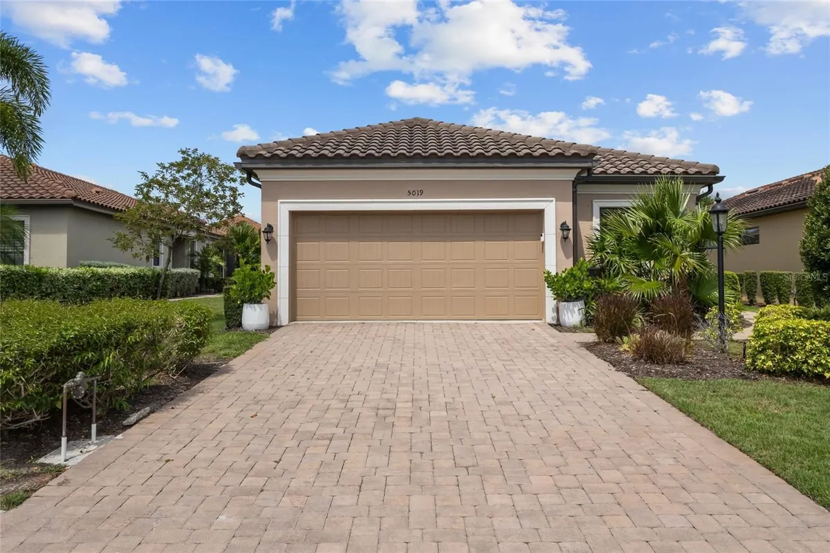 Property Slideshow image 1 of 66 | 5019 savona run, Bradenton, FL, 34211