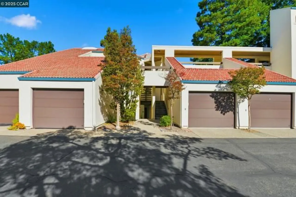 Property Slideshow image 1 of 33 | 1221 avenida sevilla 1b, Walnut Creek, CA, 94595