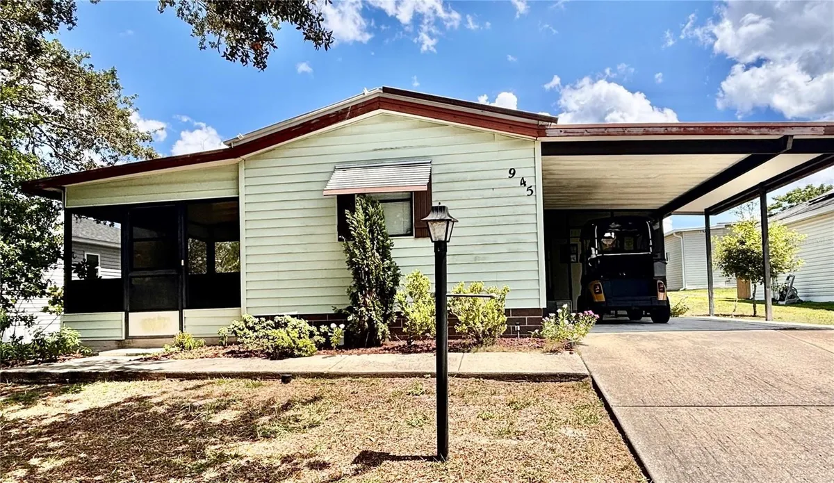 Property Slideshow image 1 of 19 | 945 tarrson blvd, Lady Lake, FL, 32159