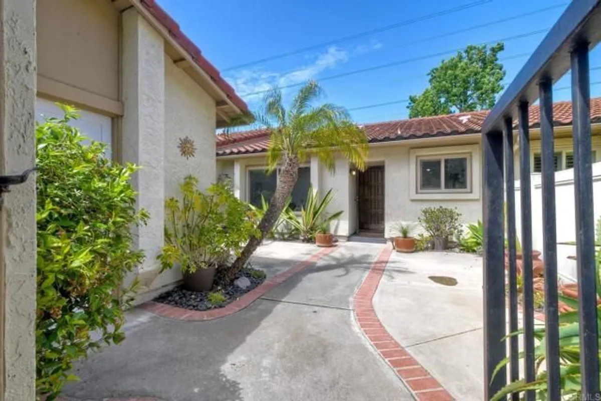 Property Slideshow image 1 of 33 | 1973 fairlee dr, Encinitas, CA, 92024