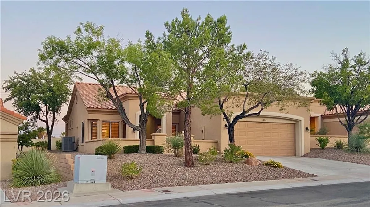 Property Slideshow image 1 of 43 | 10731 mission lakes ave, Las Vegas, NV, 89134