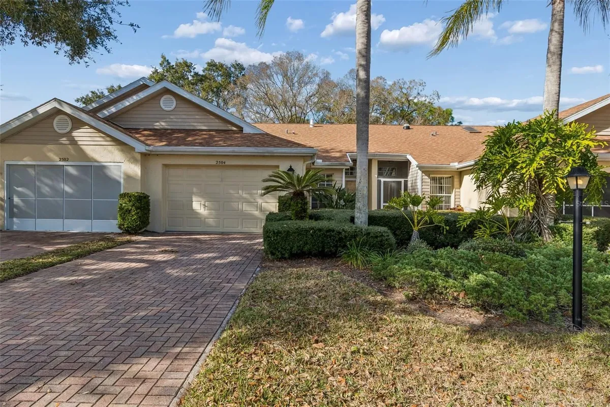 Property Slideshow image 1 of 76 | 2504 new haven cir, Sun City Center, FL, 33573