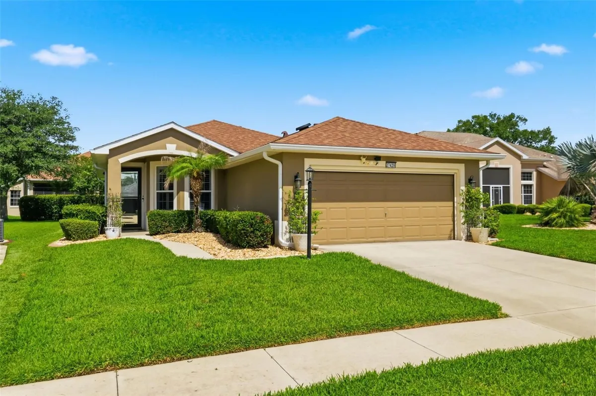 Property Slideshow image 1 of 35 | 27429 desert rose ct, Leesburg, FL, 34748