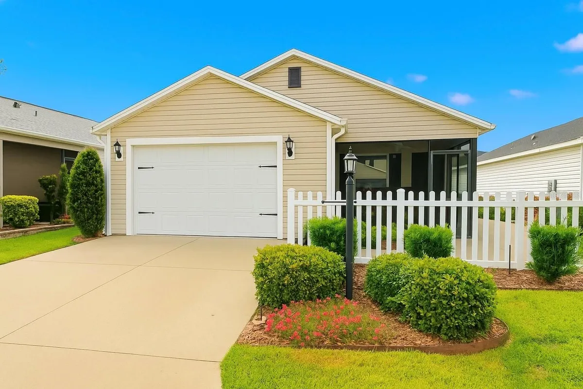 Property Slideshow image 1 of 26 | 6052 chase ct, The Villages, FL, 32163