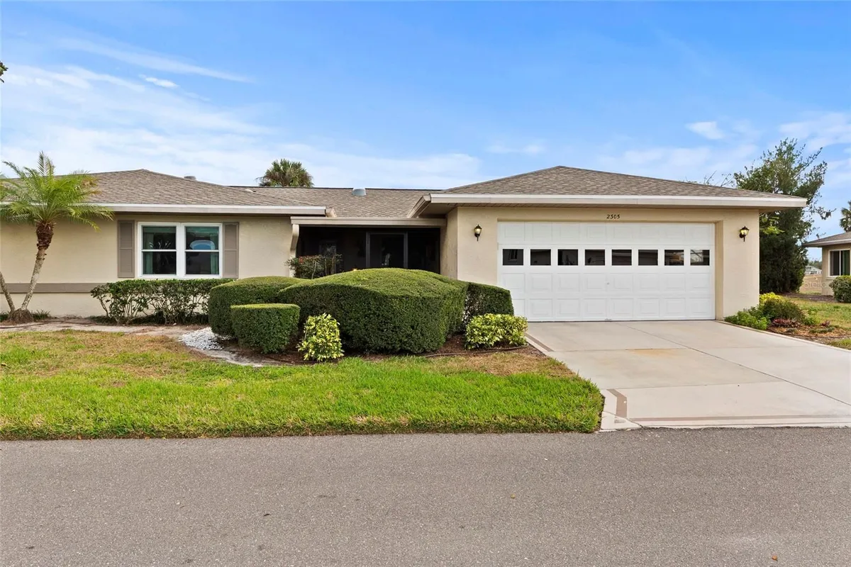 Property Slideshow image 1 of 34 | 2305 lancaster dr, Sun City Center, FL, 33573