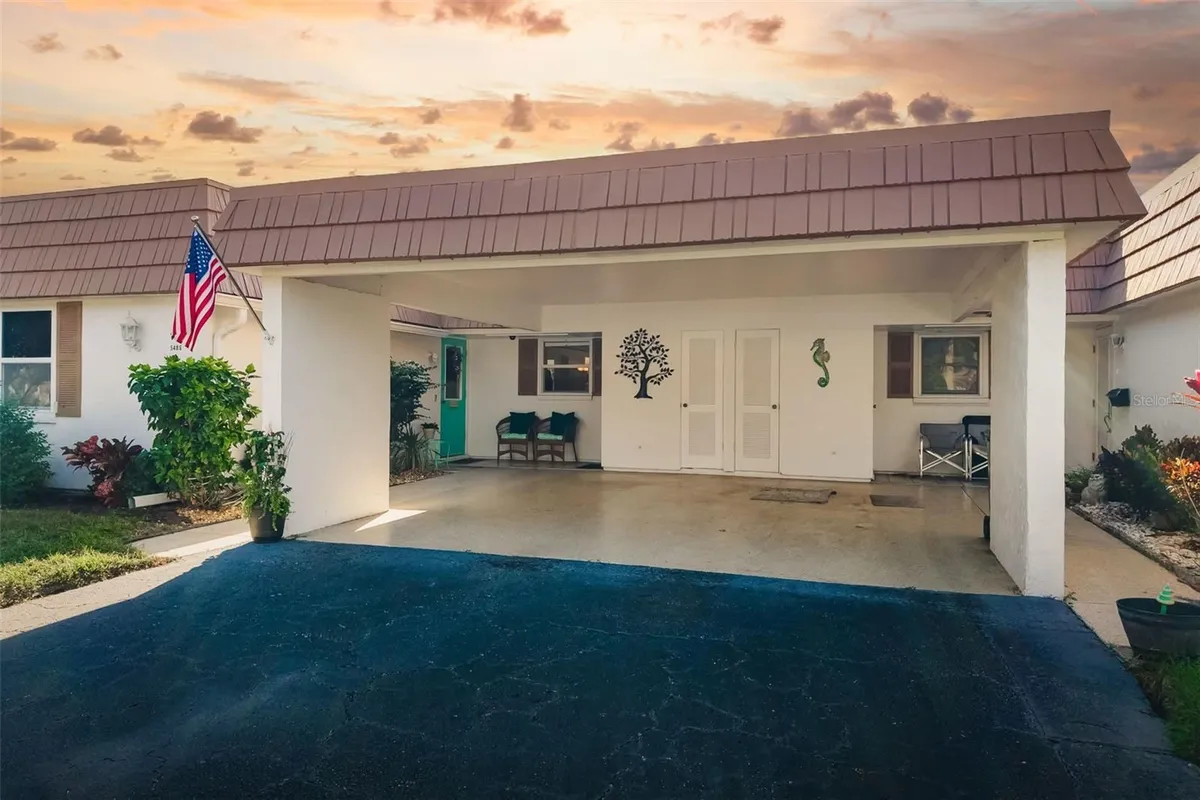 Property Slideshow image 1 of 79 | 5486 riverbluff cir v-24, Sarasota, FL, 34231