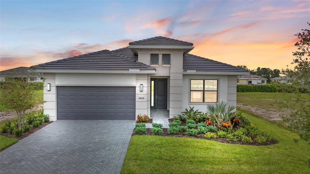 Property Slideshow image 1 of 90 | 18119 cresswind ter, Lakewood Ranch, FL, 34211