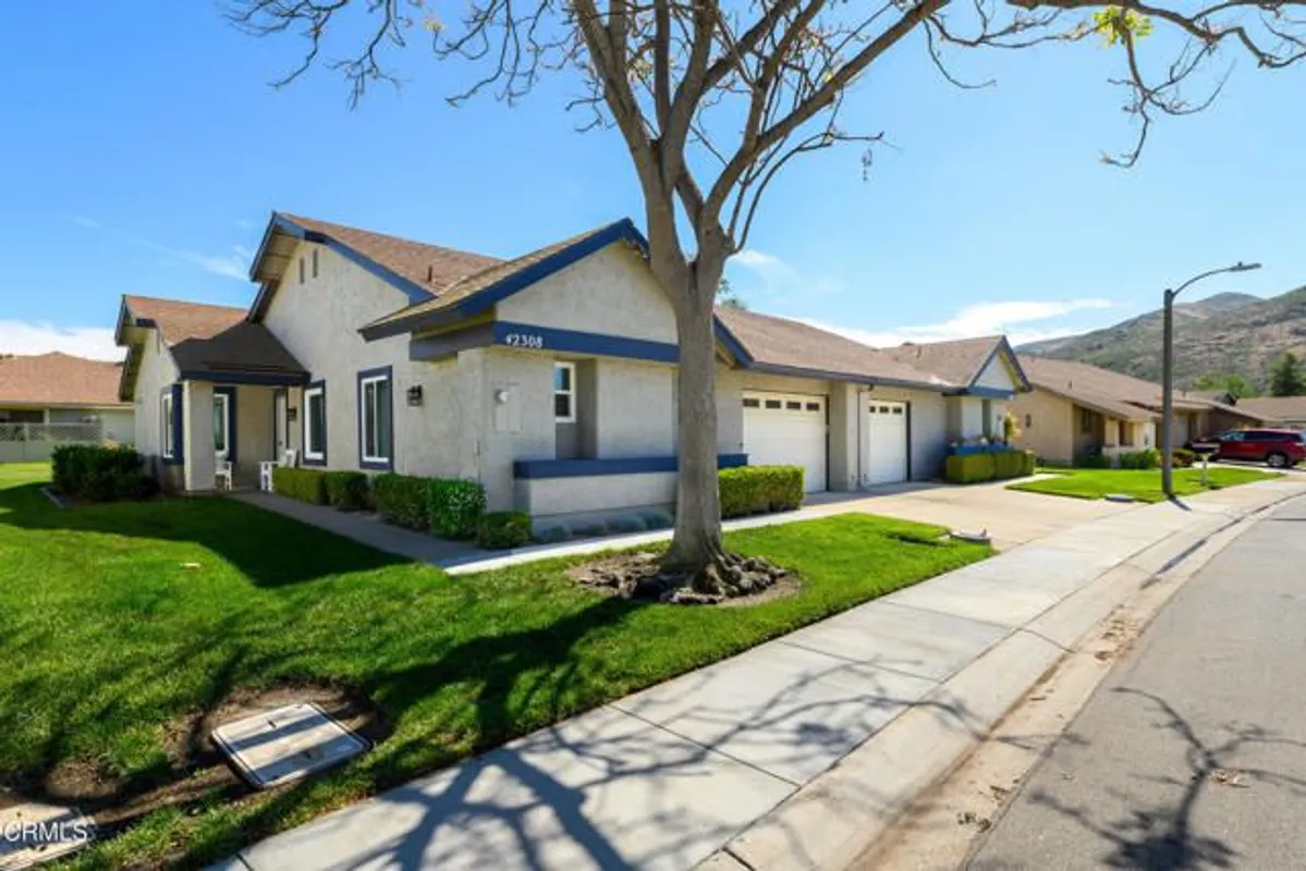 Property Slideshow image 1 of 40 | 42308 village 42 42, Camarillo, CA, 93012