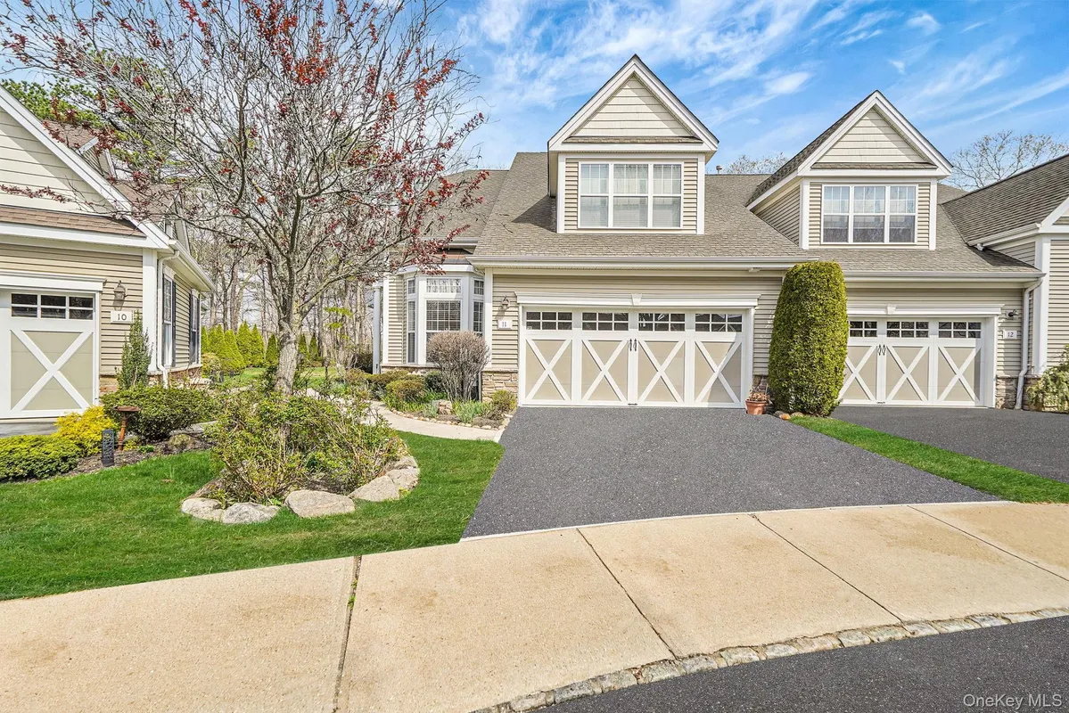 Property Slideshow image 1 of 46 | 11 ovation pl, Brookhaven, NY, 11941