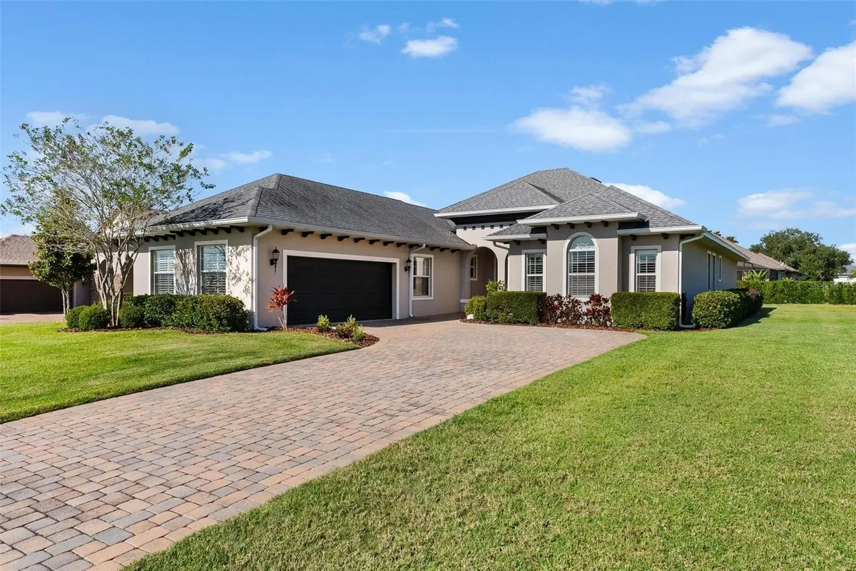 Property Slideshow image 1 of 52 | 39517 hillrise ln, Lady Lake, FL, 32159