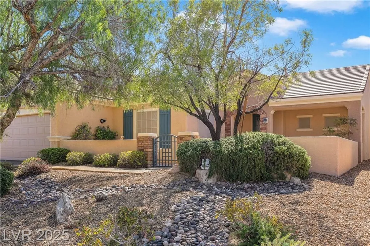 Property Slideshow image 1 of 31 | 2313 janesville ln, Henderson, NV, 89044