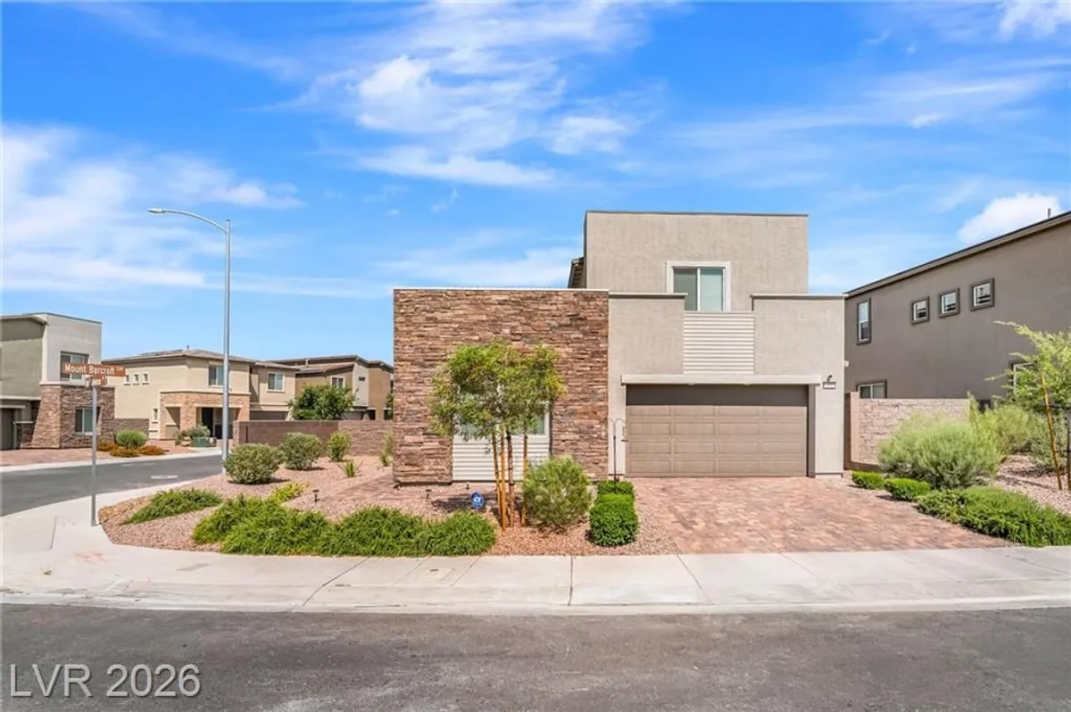 Property Slideshow image 1 of 41 | 272 mount williamson st, Henderson, NV, 89015