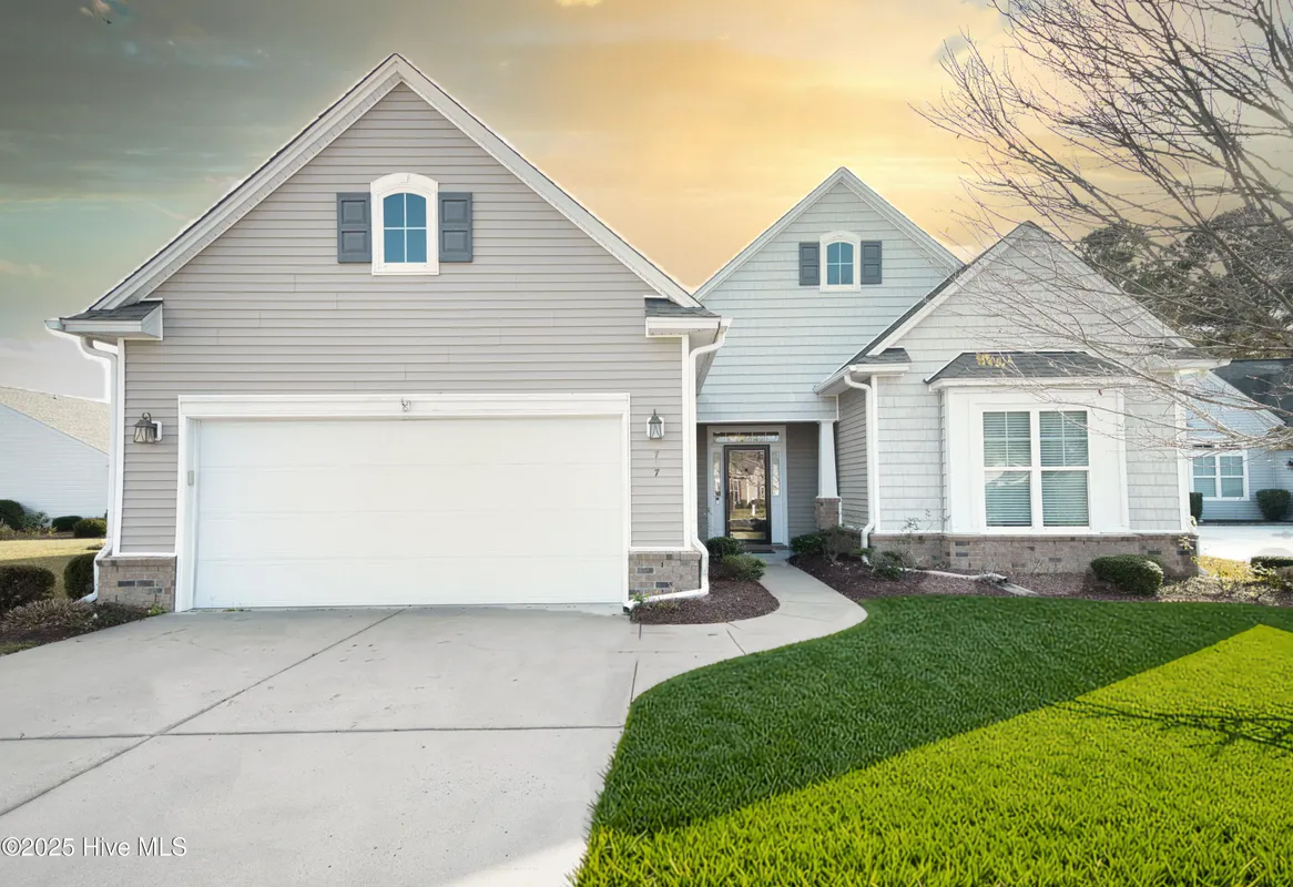 Property Slideshow image 1 of 68 | 707 pipit pl, Calabash, NC, 28467