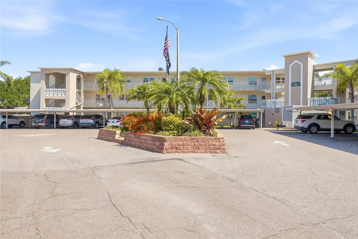 Property Slideshow image 1 of 52 | 952 virginia st 202, Dunedin, FL, 34698