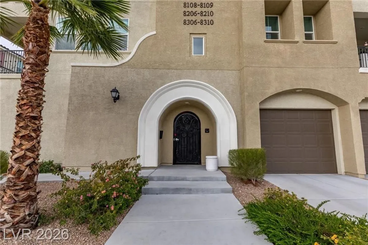 Property Slideshow image 1 of 35 | 2555 hampton rd 8206, Henderson, NV, 89052