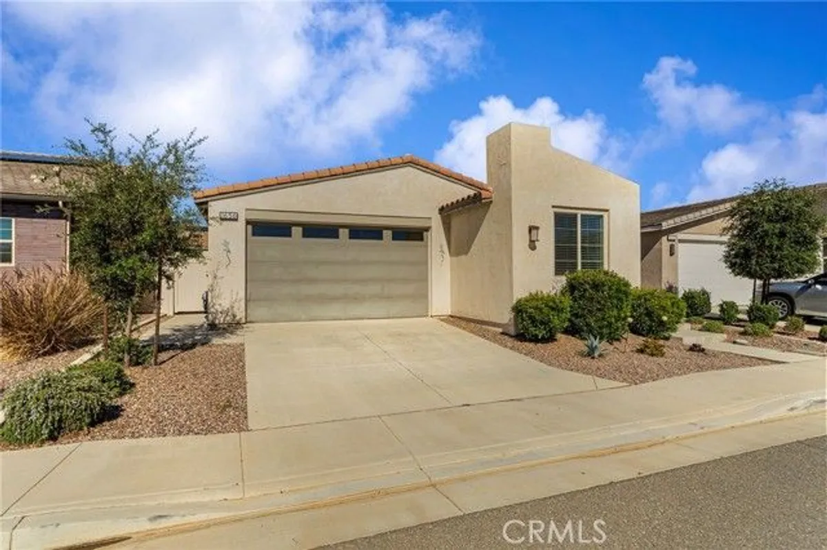 Property Slideshow image 1 of 40 | 1656 spring run ln, Beaumont, CA, 92223