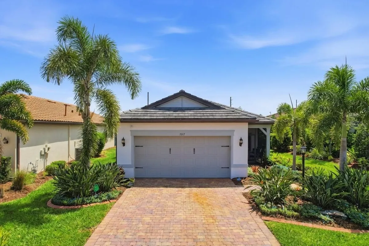 Property Slideshow image 1 of 40 | 7017 hanover ct, Bradenton, FL, 34202