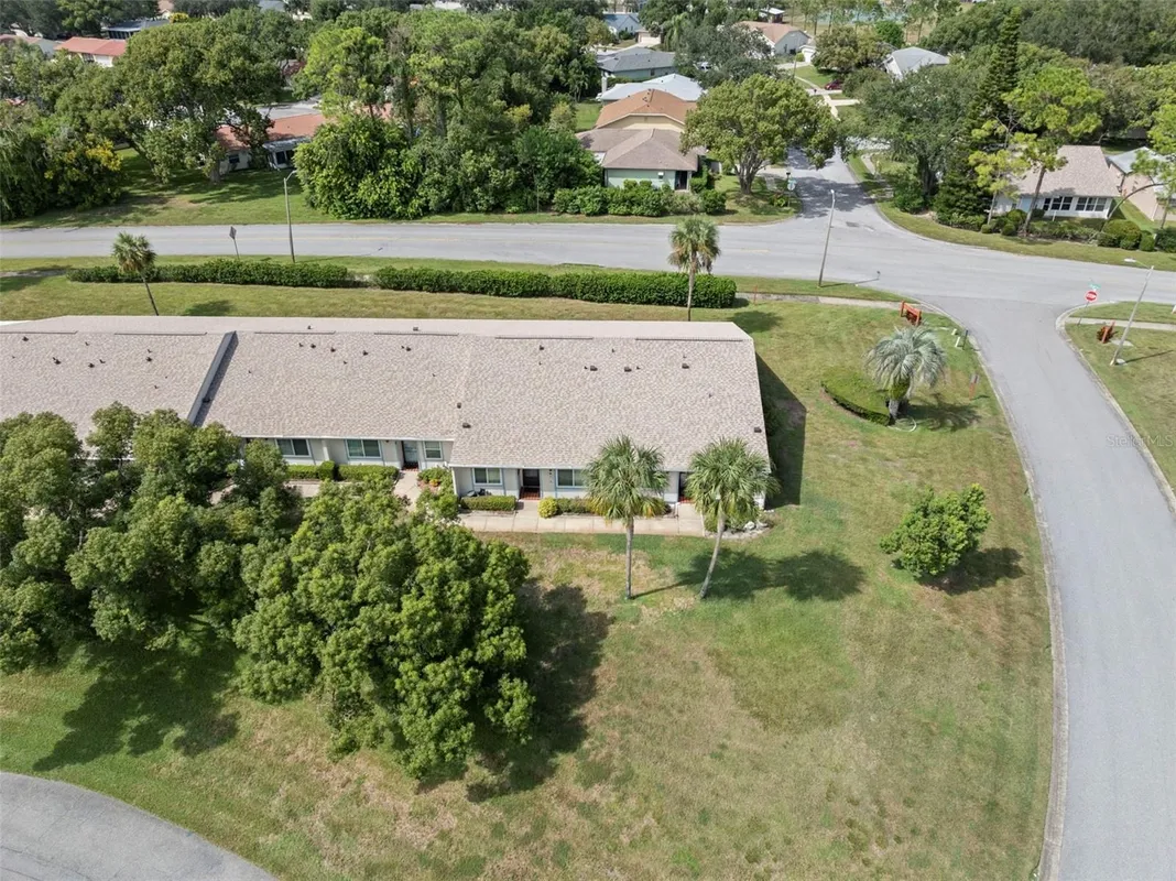 Property Slideshow image 1 of 39 | 8111 braddock cir 6, Port Richey, FL, 34668